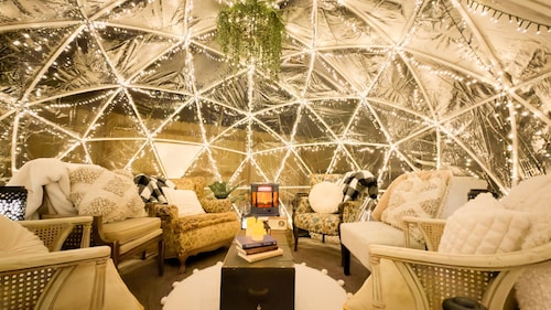 Cozy Luxe Retreat| High-End Design w/outdoor fire pit WI Dells, Cascade MT, Devils Lake