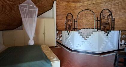 BEAUTIFUL VILLA OPPOSITE THE BEACH AND IN THE CENTER OF SALY