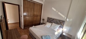 1 bedroom, bed sheets