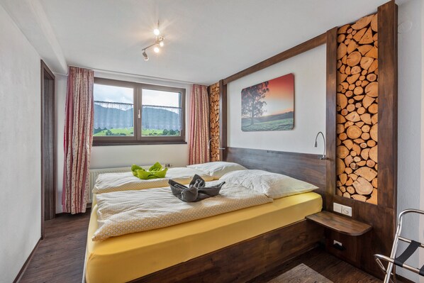 1 bedroom, WiFi, bed sheets