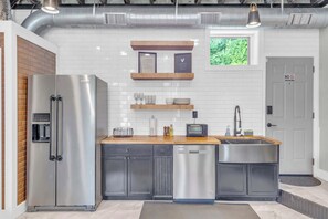 Fridge, microwave, dishwasher, coffee/tea maker