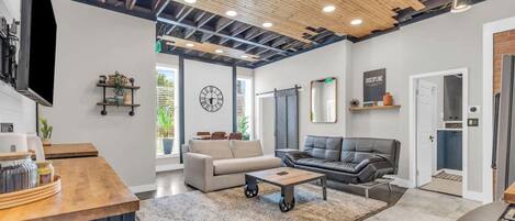 Téléviseur, chaßne audio, bureau