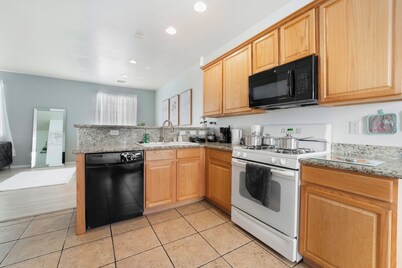 Vila Doll- 3bd In great location and all you need for best Vacation