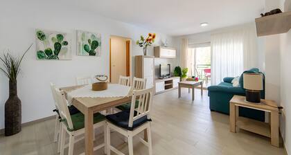 Apartment 'Calma Mar' with Shared Pool, Wi-Fi and Air Conditioning