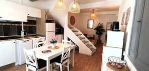 Mikrovågsugn, ugn, spishäll och diskmaskin