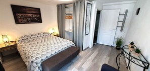 2 quartos, ferros/tábuas de passar roupa, Wi-Fi, roupa de cama