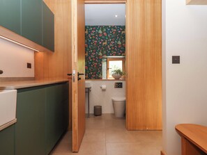 Cottage | Phòng tắm | Buồng tắm vòi sen, máy sấy tóc