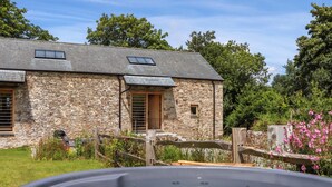 Front of property - Lower Walreddon Barn (Tavistock)
