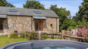 Cottage | Front of property