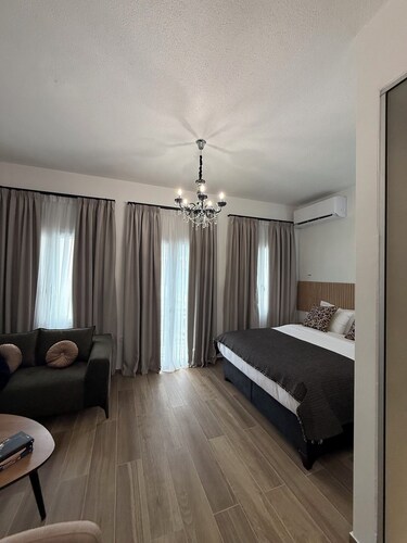 The Jax Luxury City Suites