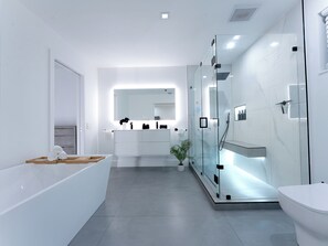 Shower, hair dryer, towels, soap - Heated Pool Oasis • 12 Guests •Midway Keys & Miami (Homestead)