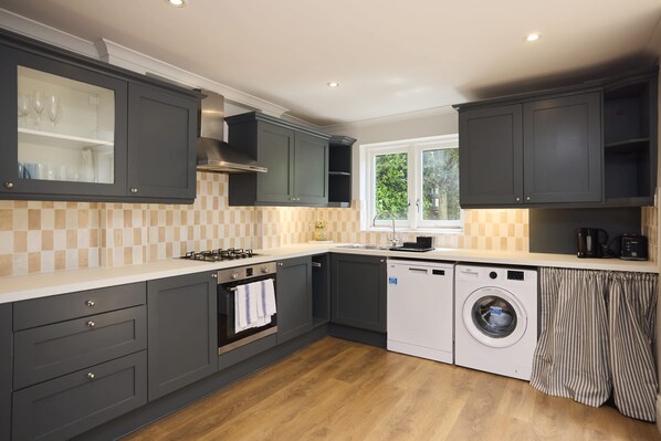 Fridge, oven, dishwasher, toaster