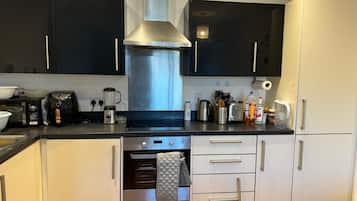 Shared Dormitory, 1 Bedroom, Balcony, Lake View | Interior