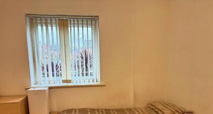 Room-cozy Private Room With Free Wi-fi