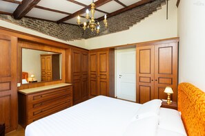 3 chambres, fer et planche à repasser, accès Internet, draps fournis
