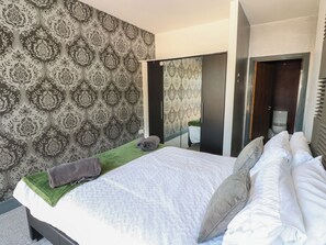 2 bedrooms, individually decorated, individually furnished, free WiFi