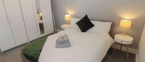 1 chambre, décoration personnalisée, ameublement personnalisé