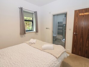 2 habitaciones, decoración personalizada y muebles diferentes