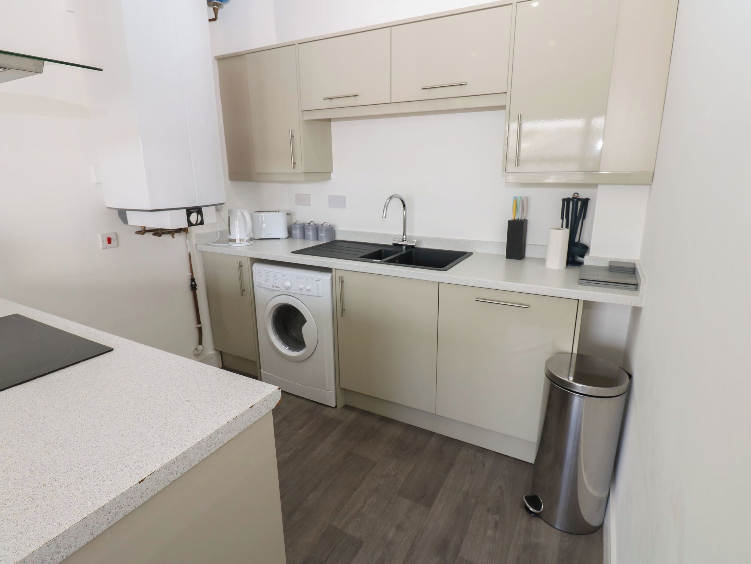 Cookware/dishes/utensils