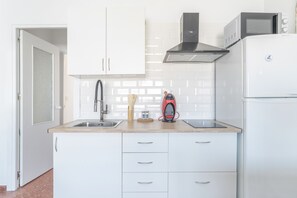 冰箱、微波炉、炉灶、茶具/咖啡用具