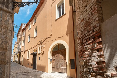 Apartment 'Lucia' with Wi-Fi and Air Conditioning