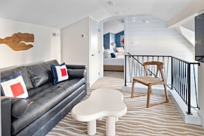 Deluxe Room, Non Smoking | Living area
