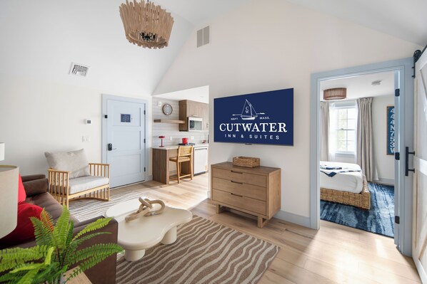 Executive Triple Room, Multiple Beds, Non Smoking, Kitchenette | Living area | 42-inch Smart TV with digital channels - Cutwater Inn & Suites (Newburyport)