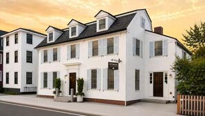 Front of property - Cutwater Inn & Suites (Newburyport)