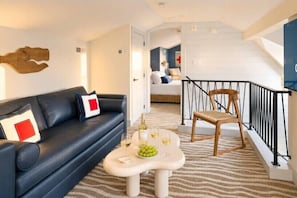 Quarto luxo, para não fumantes | Área de estar | Smart TV 42 polegadas com canais digitais