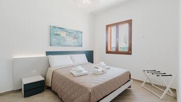 2 chambres, fer et planche à repasser, Wi-Fi, draps fournis