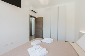 2 slaapkamers, een strijkplank/strijkijzer, wifi, beddengoed