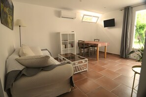 1 chambre, fer et planche à repasser, Wi-Fi, draps fournis