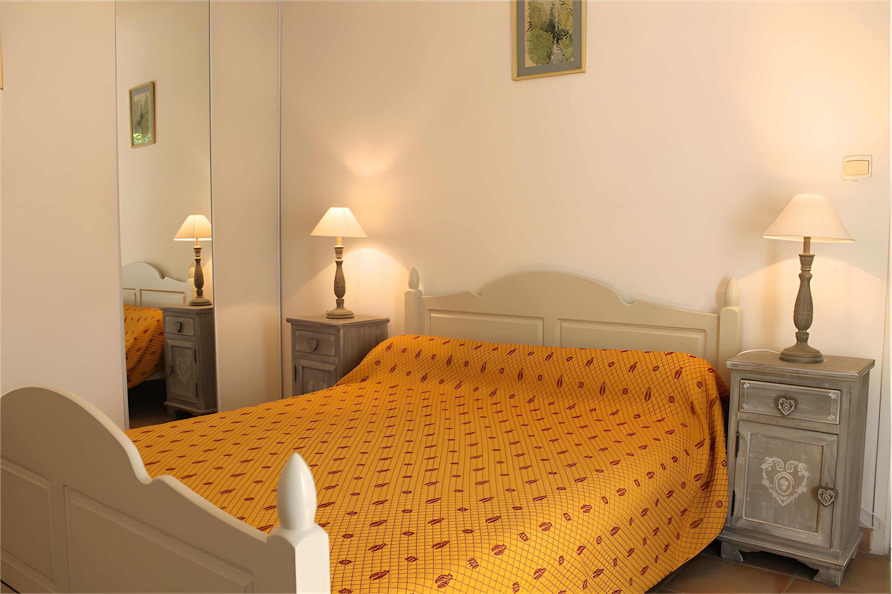 1 chambre, fer et planche à repasser, Wi-Fi, draps fournis