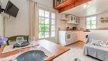 Refrigerador, microondas, horno, placa de cocina