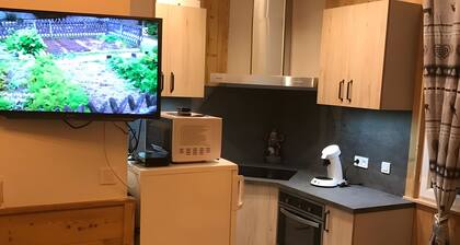 Chalet 'La Petite Chaumière' mit Bergblick, privater Terrasse und Wi-Fi