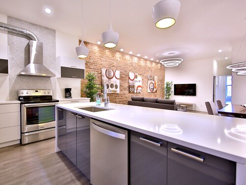 Exquisite condo in lovely Old Montréal with private terrace
