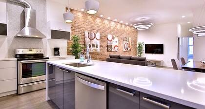 Exquisite condo in lovely Old Montréal with private terrace