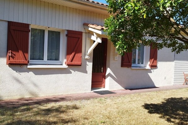 Exterior detail - Quiet house near the lake, ideal for families (Sanguinet)