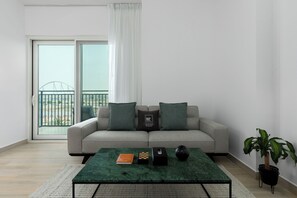 Deluxe Apartment | Living area