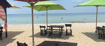 House with private pool close to town center