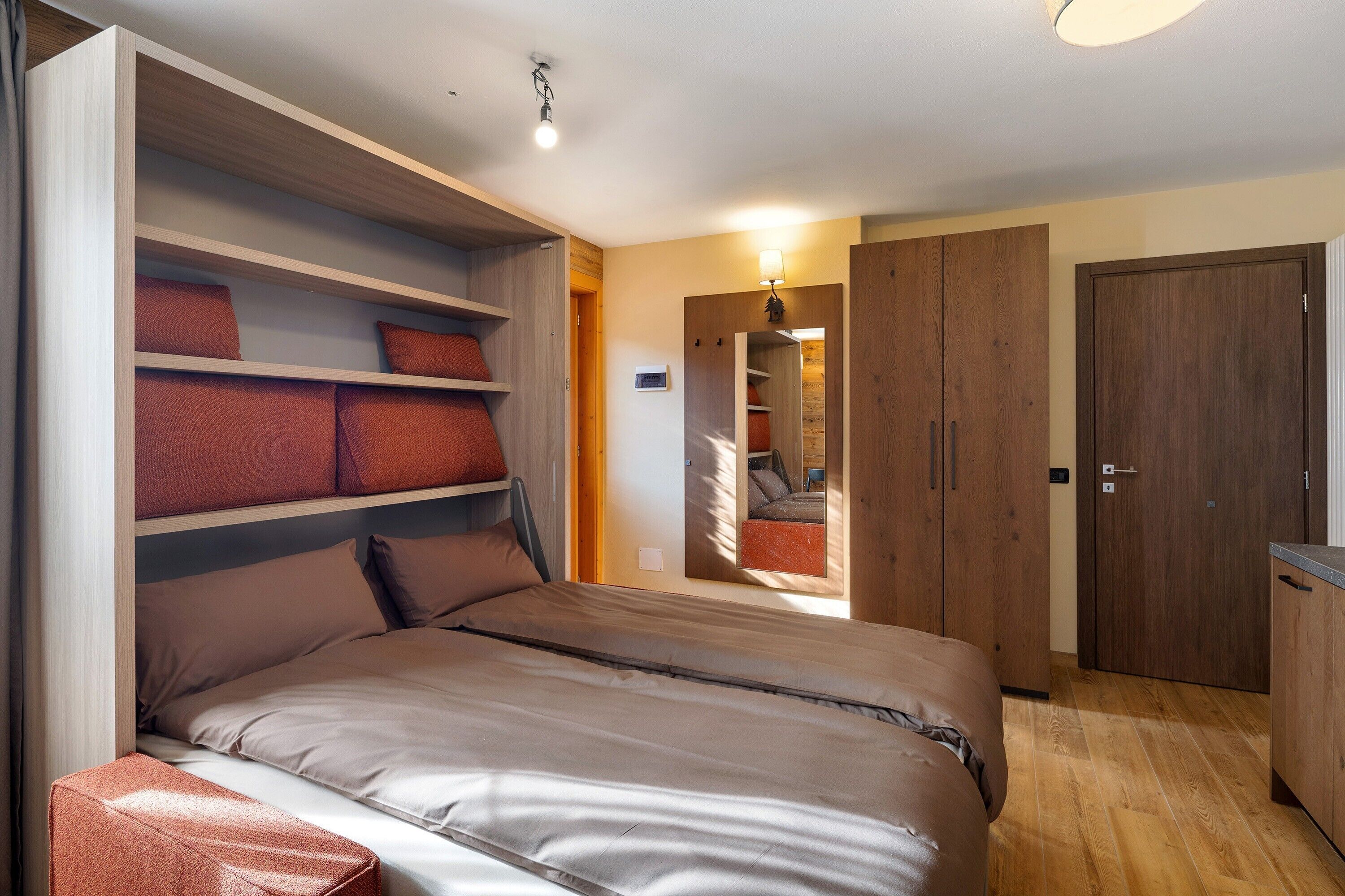 WiFi, bed sheets
