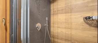 Ferienwohnung 'Cràp de la Parè' mit Bergblick, Gemeinschaftsgarten und Wi-Fi