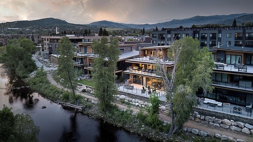 Modern Riverfront Retreat with Views | Riverlight Lodge