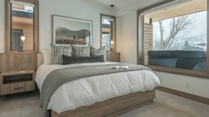 5 bedrooms, desk, iron/ironing board, free WiFi