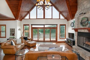 Smart-TV, peis, fotballspill og stereoanlegg