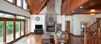 Blessed Getaway: Hot Tub+Theater+LakeView+GAMES!