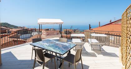 Apartment 'Deluxe Zenone' with Sea View, Wi-Fi and Air Conditioning