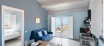 Apartment 'Deluxe Zenone' with Sea View, Wi-Fi and Air Conditioning