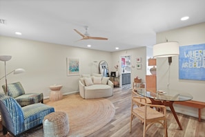 Interior - Centrally located condo for 4 with a community swimming pool. (Saint Simons Island)