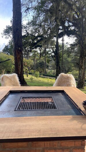 32-inch flat-screen TV with cable channels - Hotel Villa Verde by Easy Hotéis (Sao Bento do Sul)